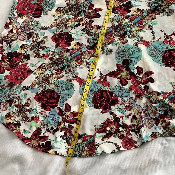 BLACK RAINN FLORAL PRINT BLOUSE - Picture 6 of 10